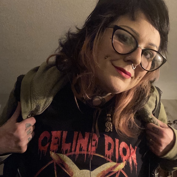 Meet your Posher, Tonya - Picture 1 of 1